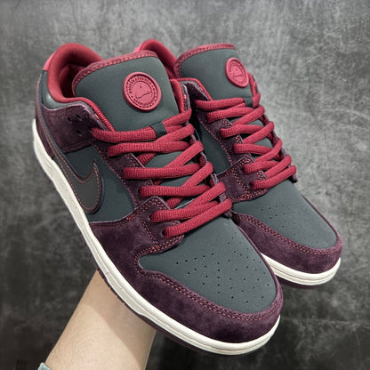 Dunk SB Riot Skateshop