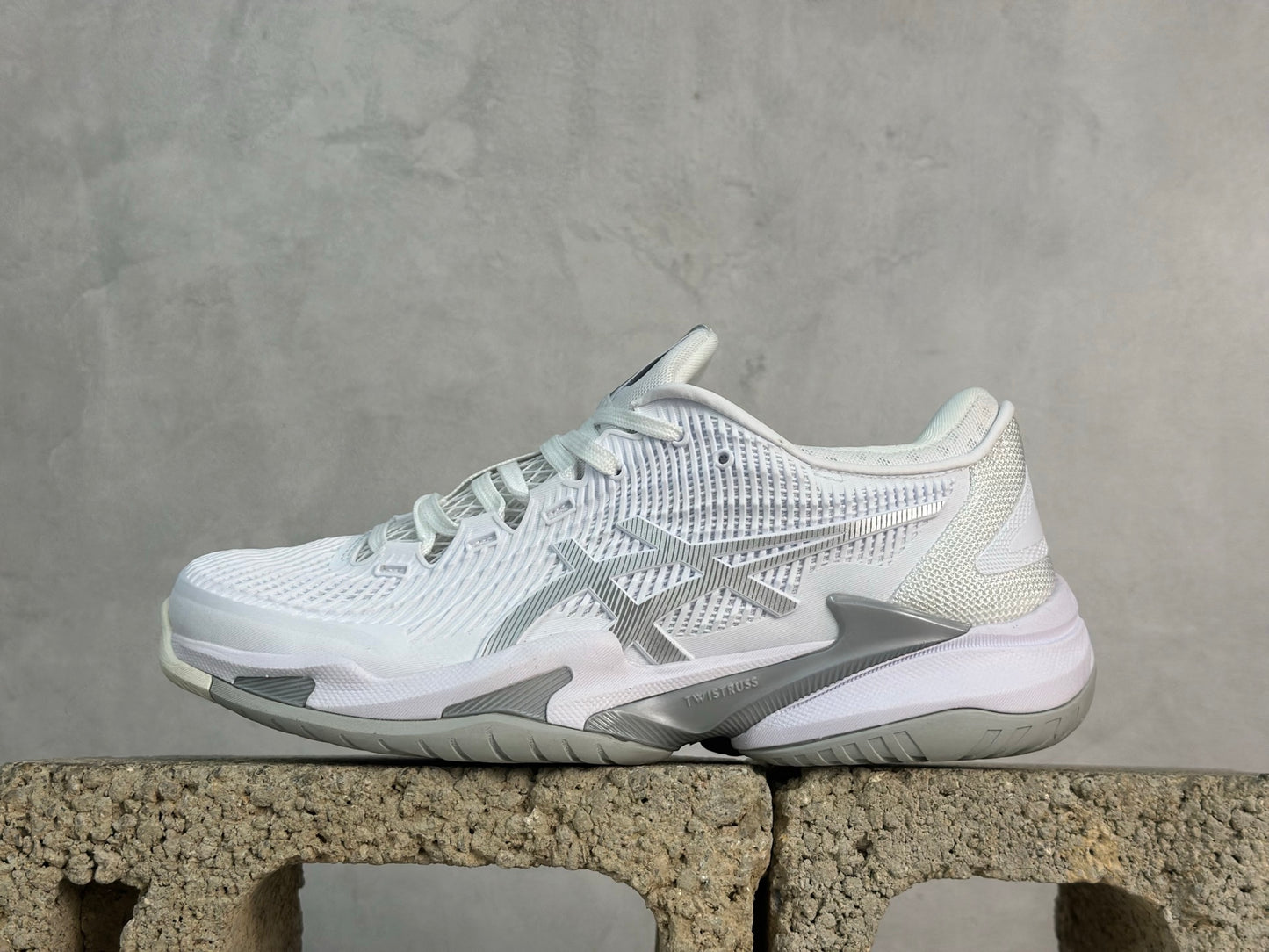 COURT FF3 NOVAK White and Silver