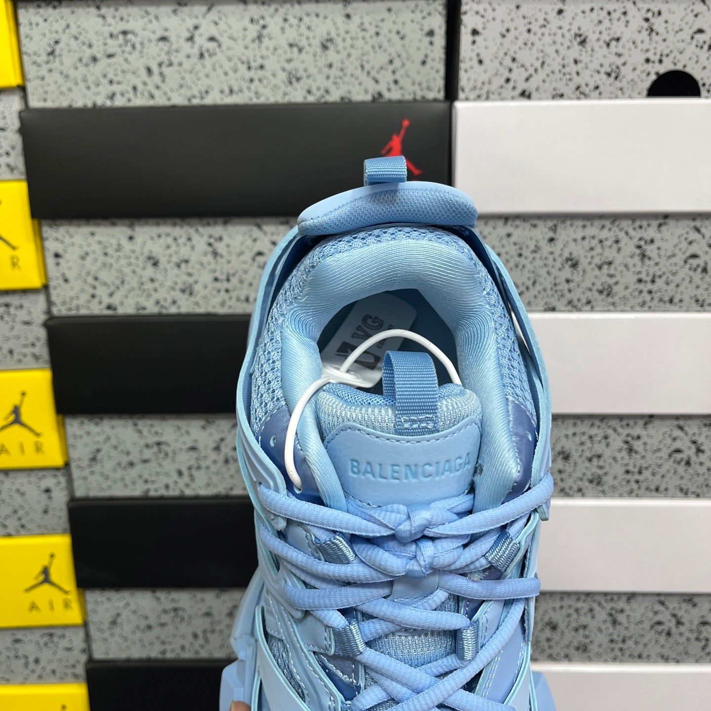 BLG Track Light Blue
