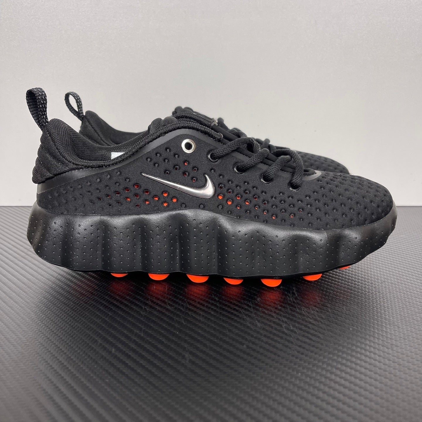 Mind Orange Black