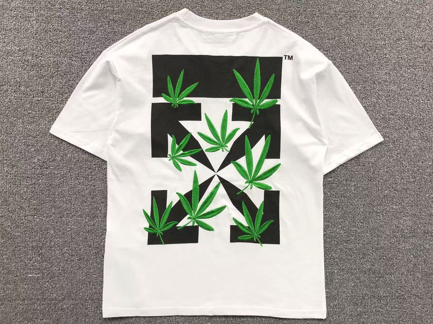 T-shirt Off