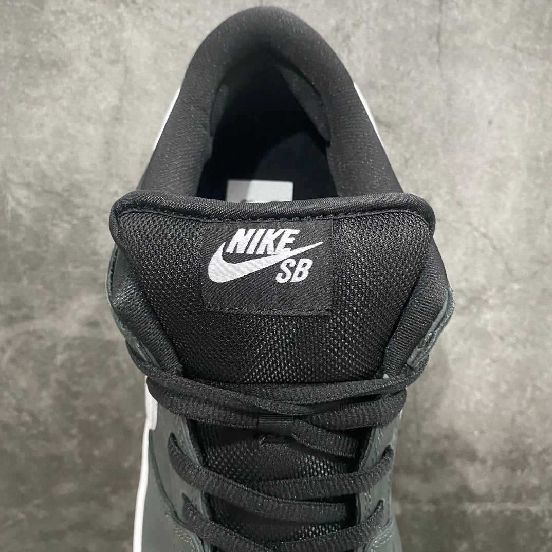 Dunk SB Black gum