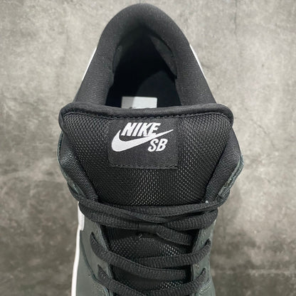 Dunk SB Black gum
