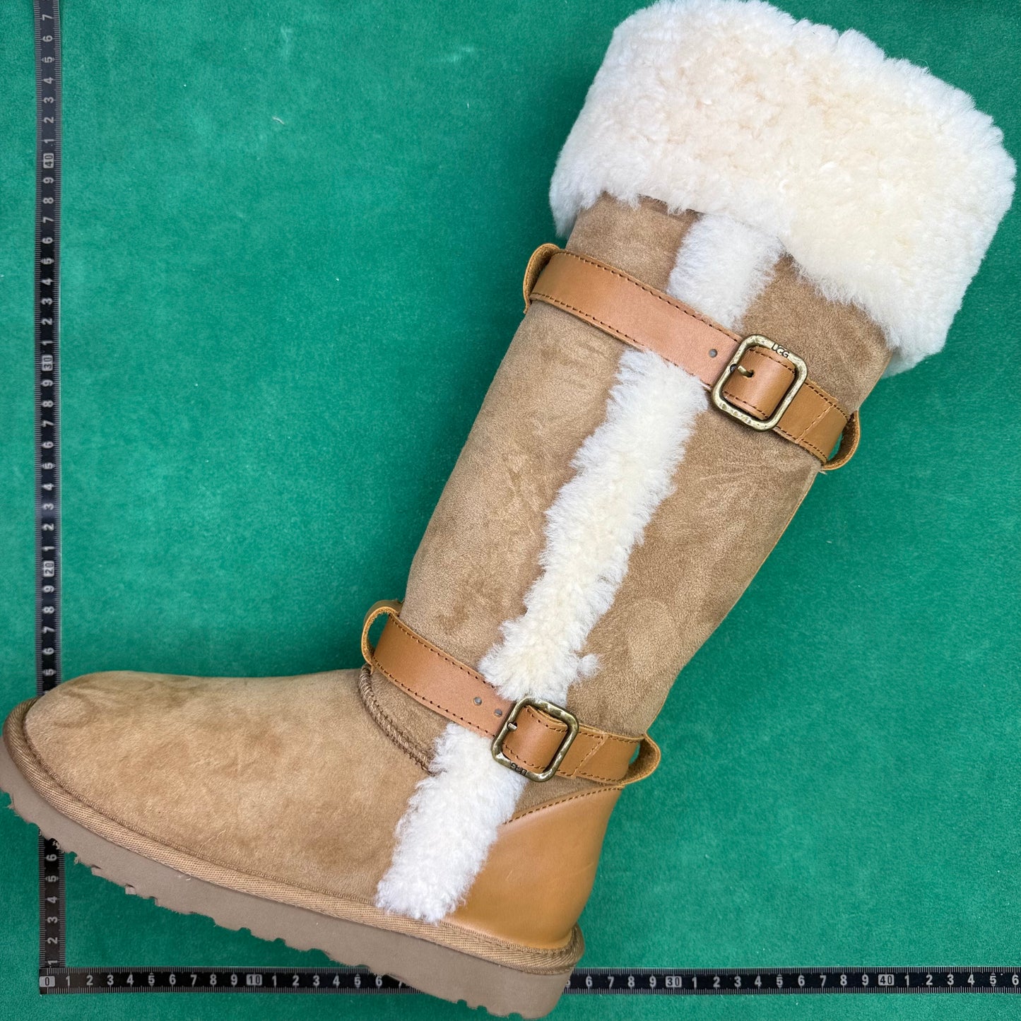 TT UGG CLASSIC ULTRA MINI