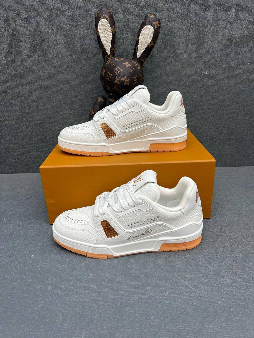 Trainer Orange