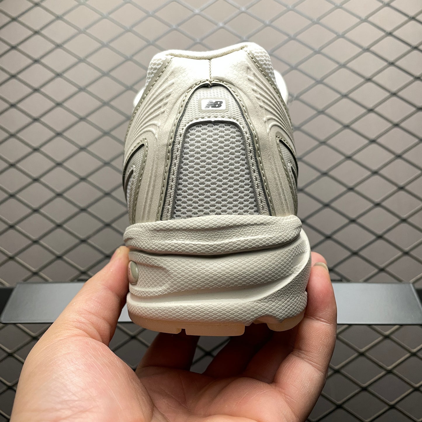 740 Triple Cream / Off-White
