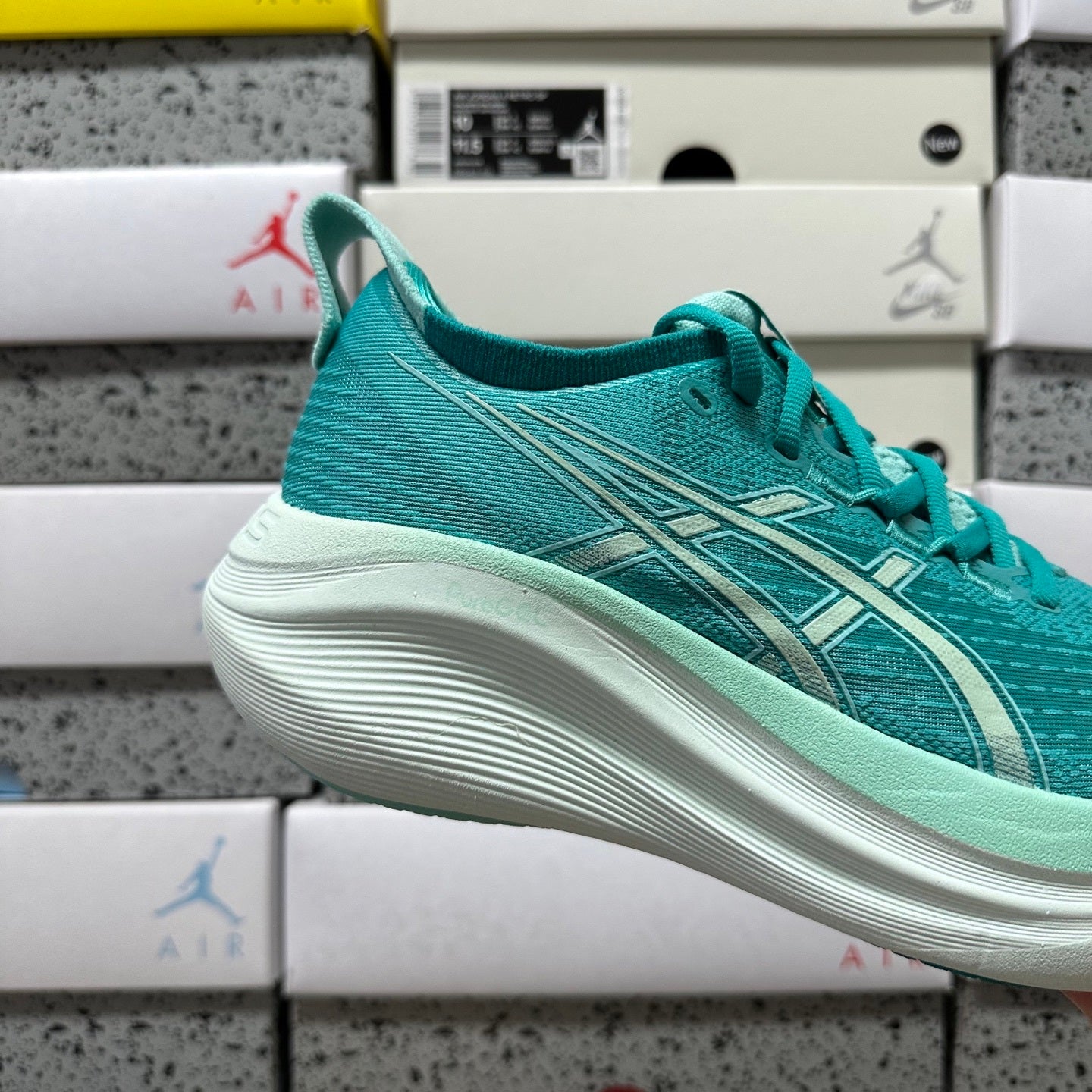 GEL-NIMBUS 27 Waveteal/Iluminate Mint