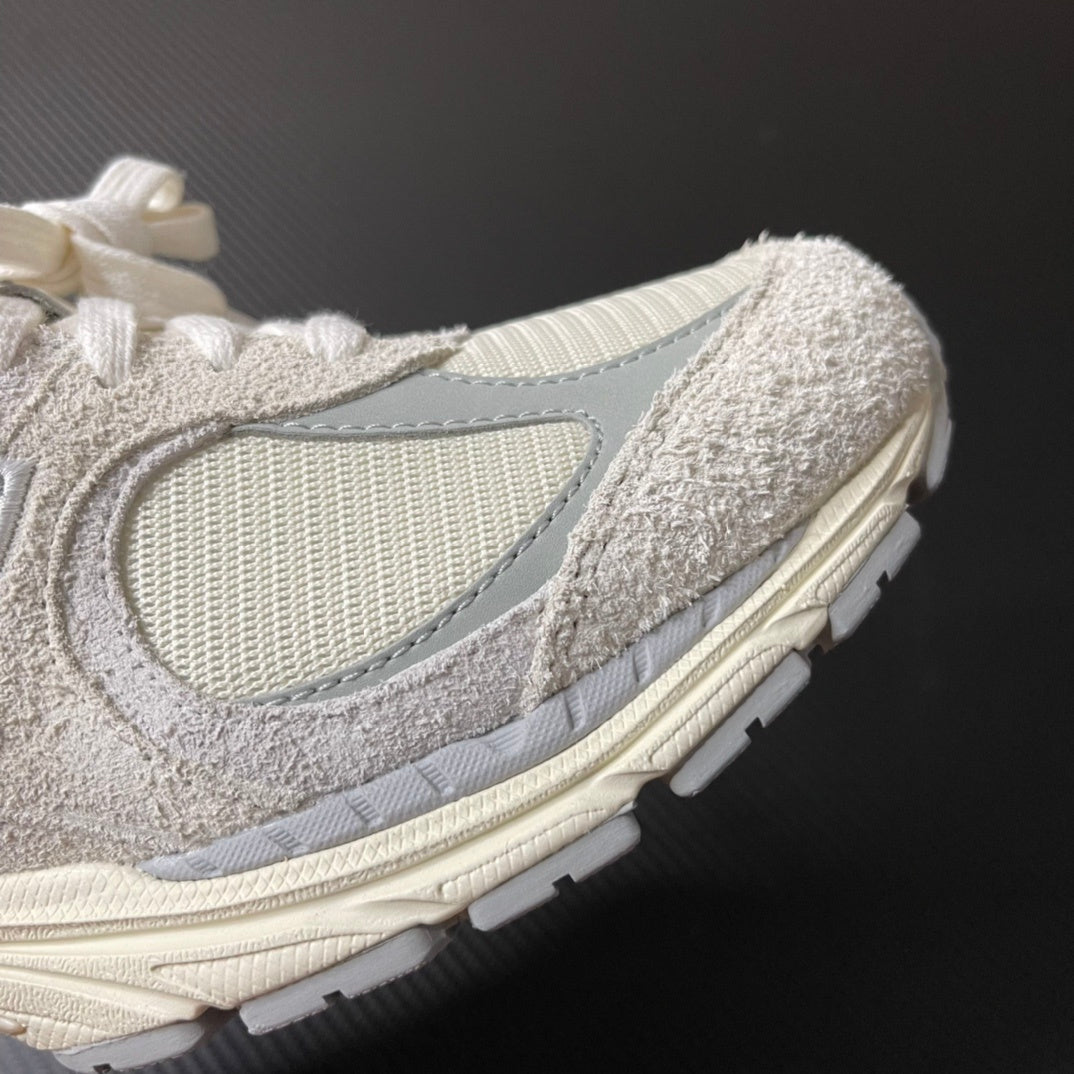 2002 the Year of the Loong is grey
