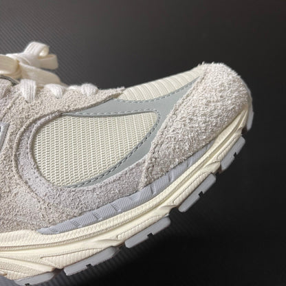 2002 the Year of the Loong is grey