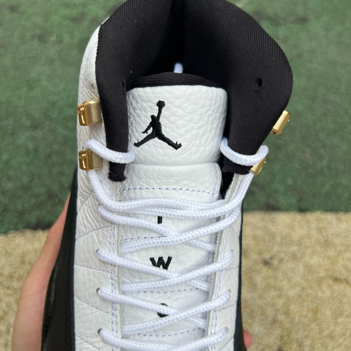 12 Retro Black and White