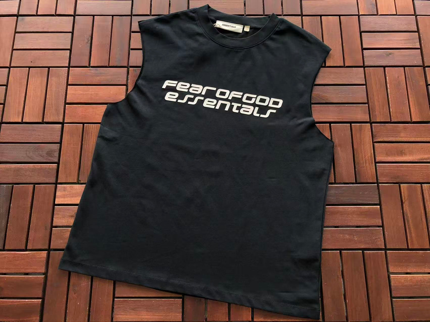 T-Shirts sem Mangas ESSENT