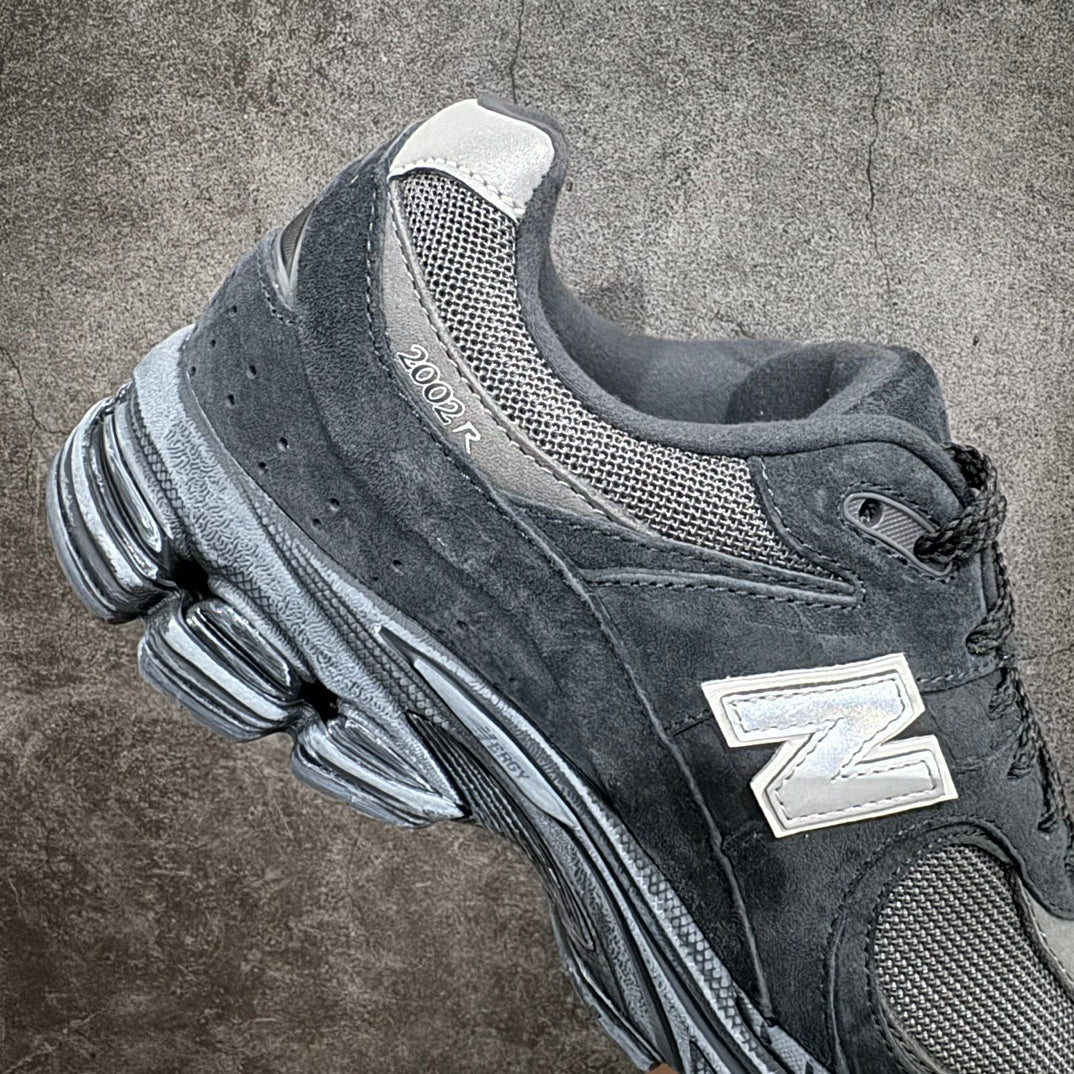 2002 black vintage