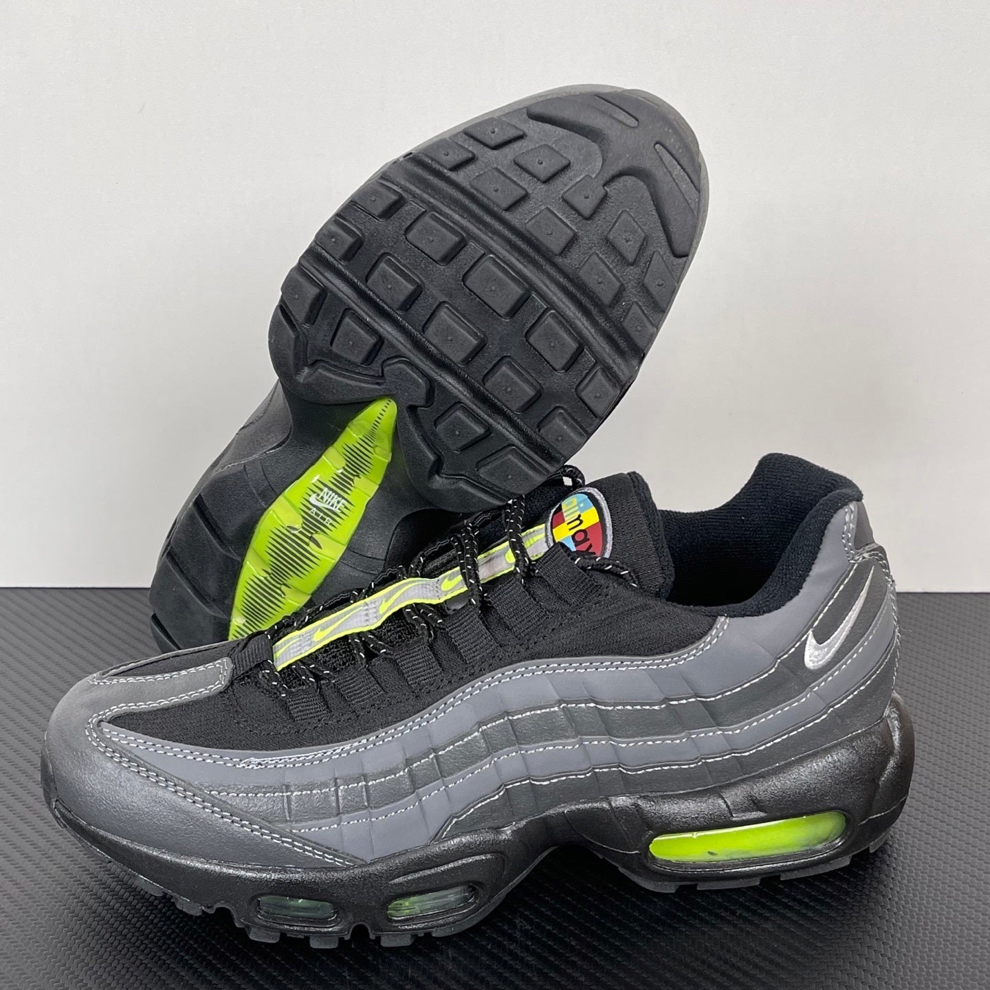 95 Neon Full BLack
