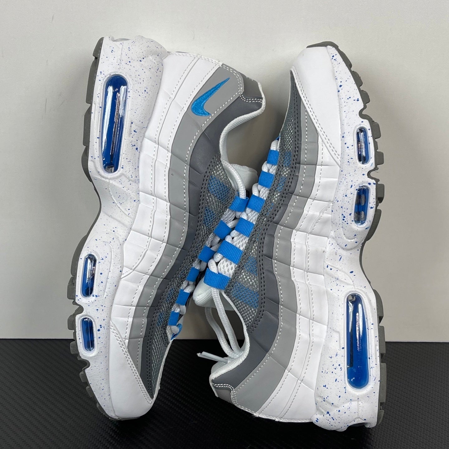 95  White Hyper Cobalt
