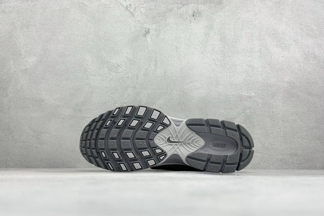 V5 RNR Grey Suede