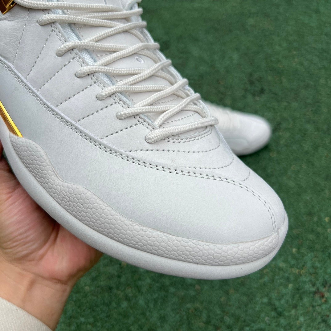 12 PURE WHITE