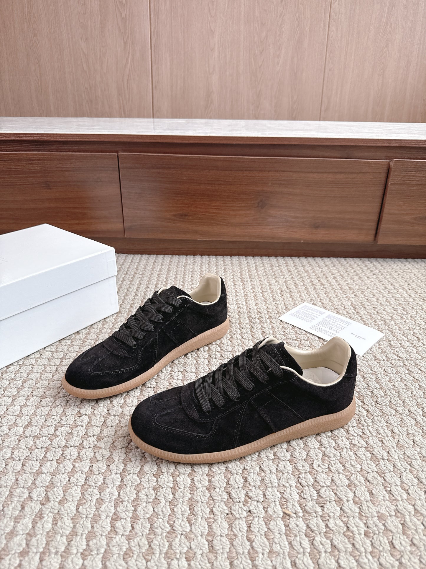 Maison Velut Full Black