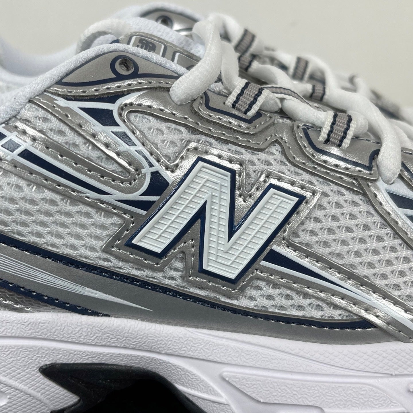 740 White / Silver / Navy