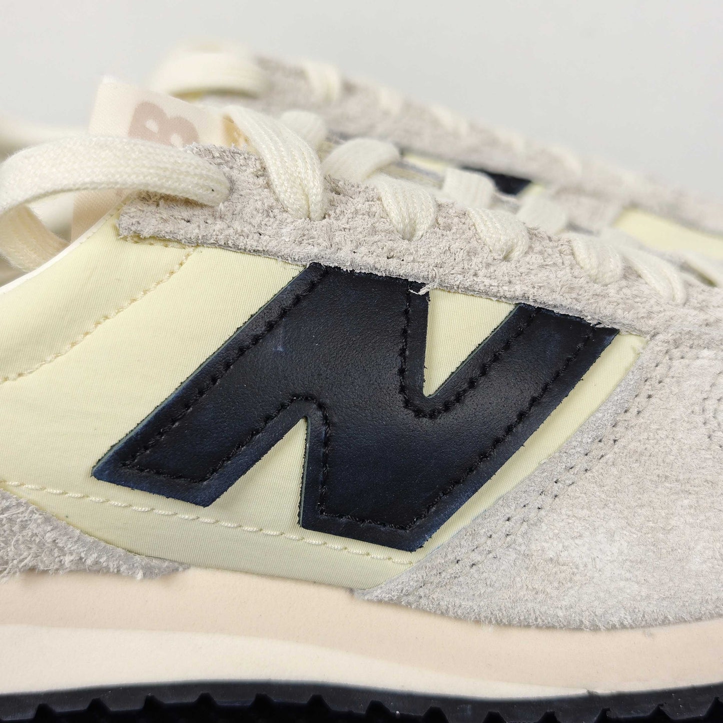 471 Cream and Blue Navy