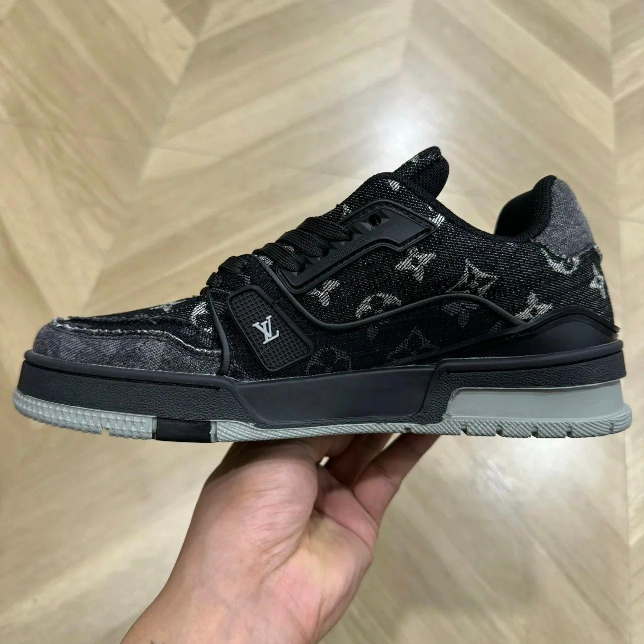 Aware Trainer Jeans Black