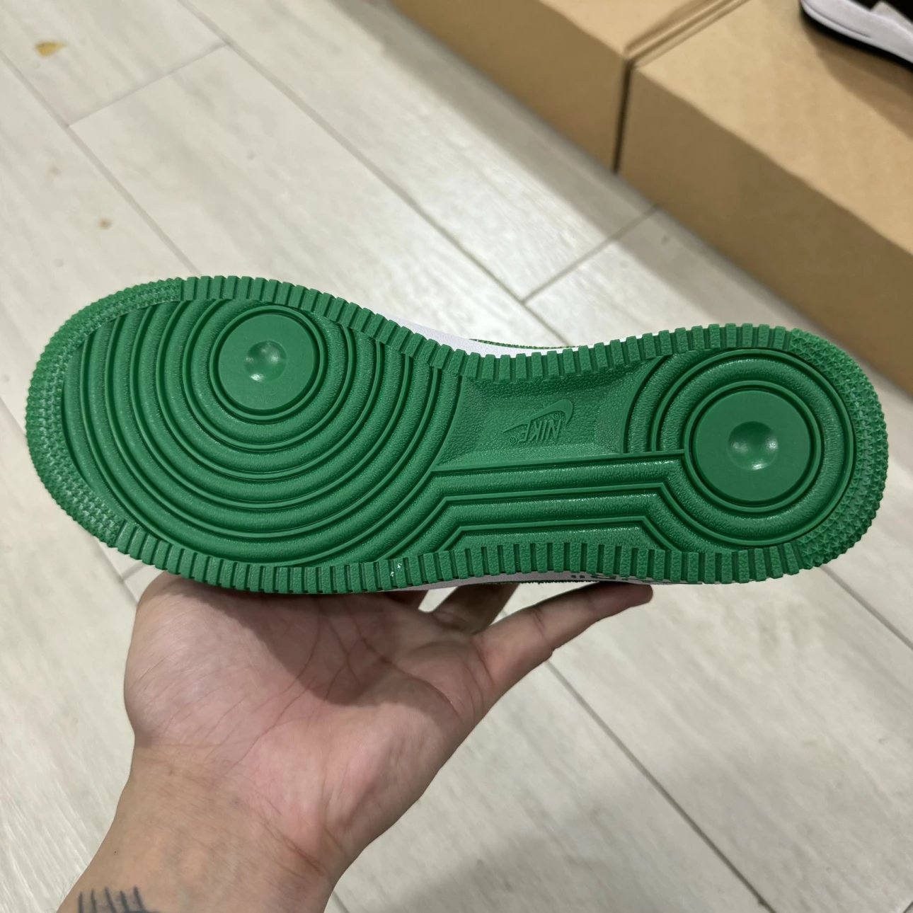 AF1 x LV Green
