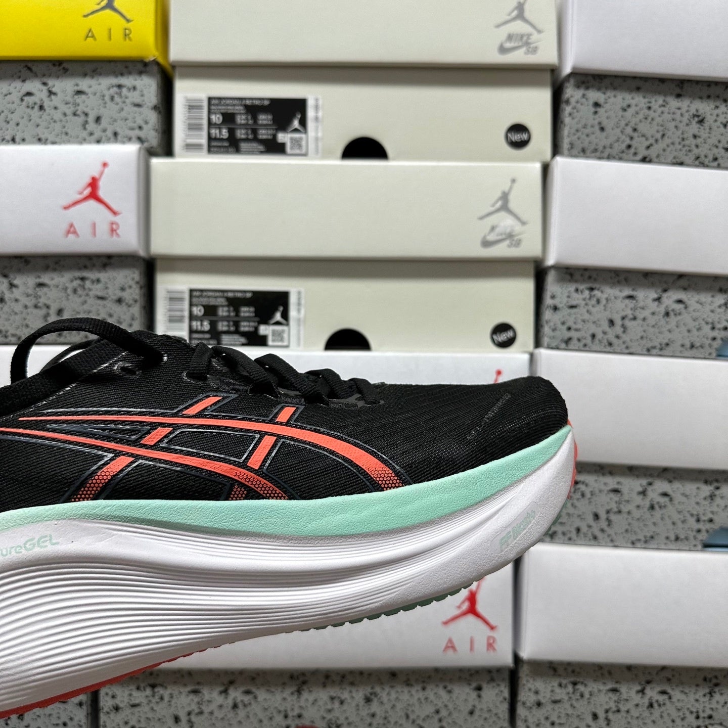 GEL-NIMBUS 27 Black/Orange