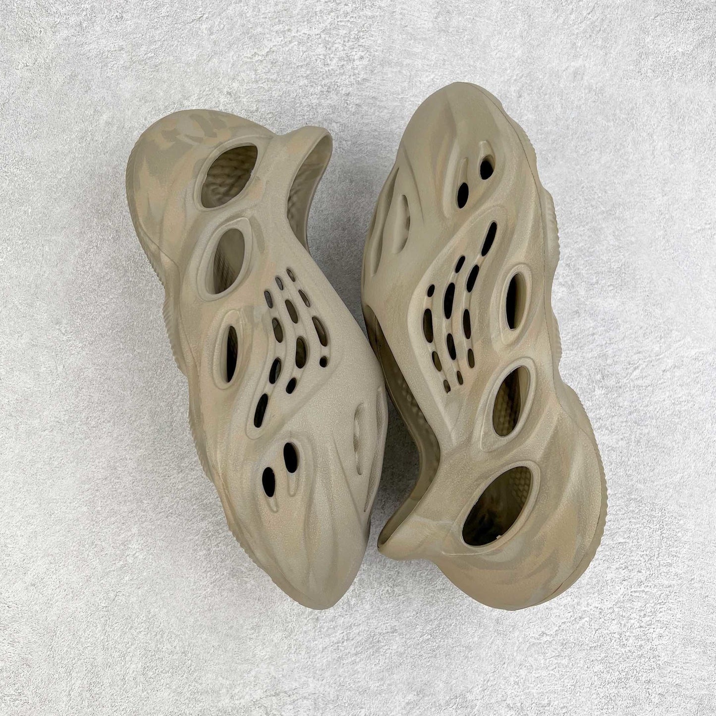 Foam Runner Stone Salt