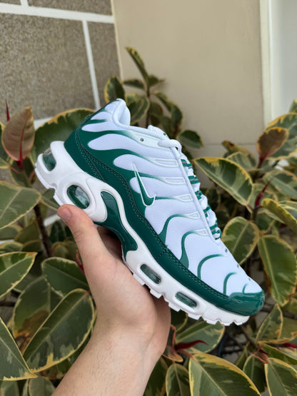Tn Green and White