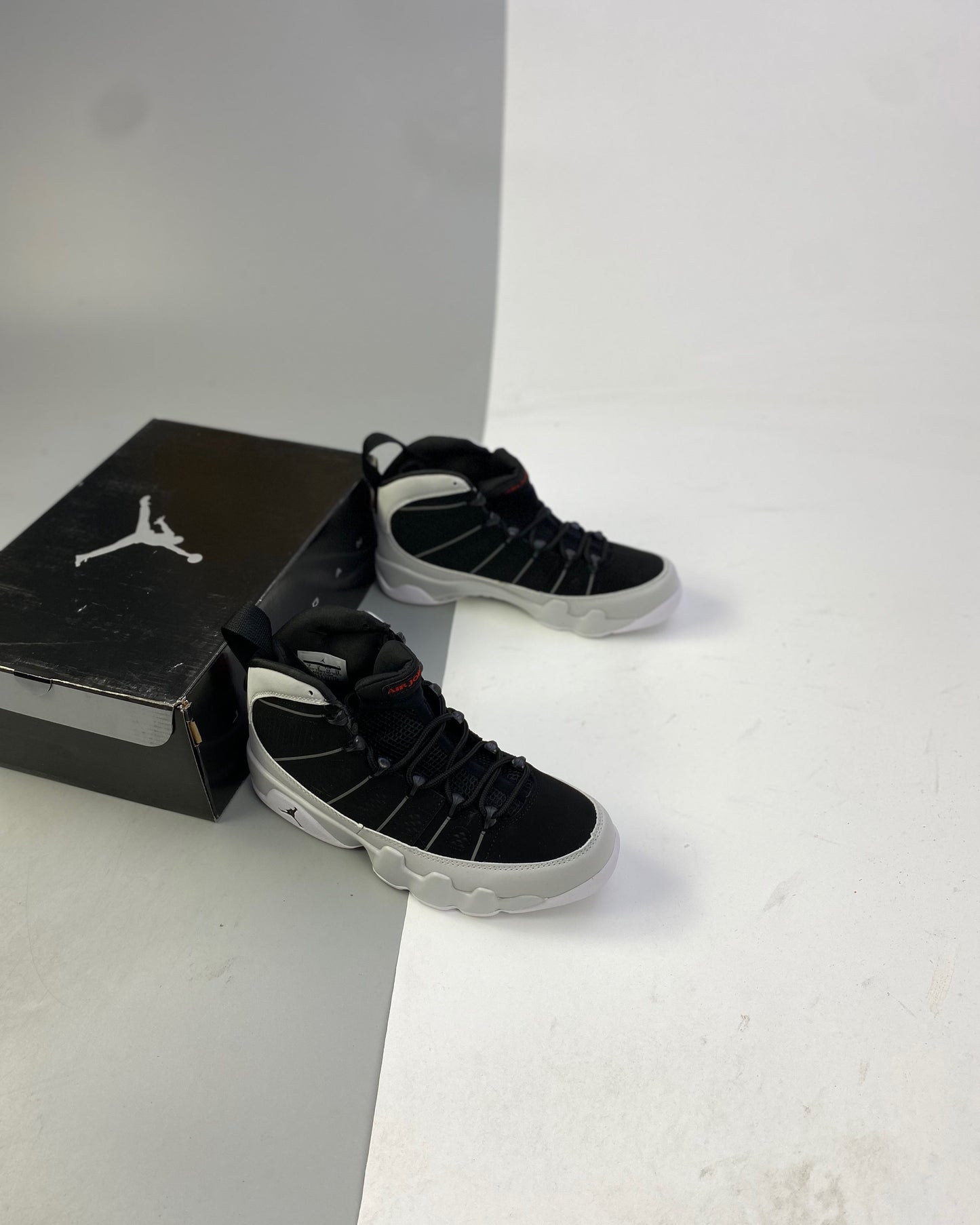 AJ9 Black and White