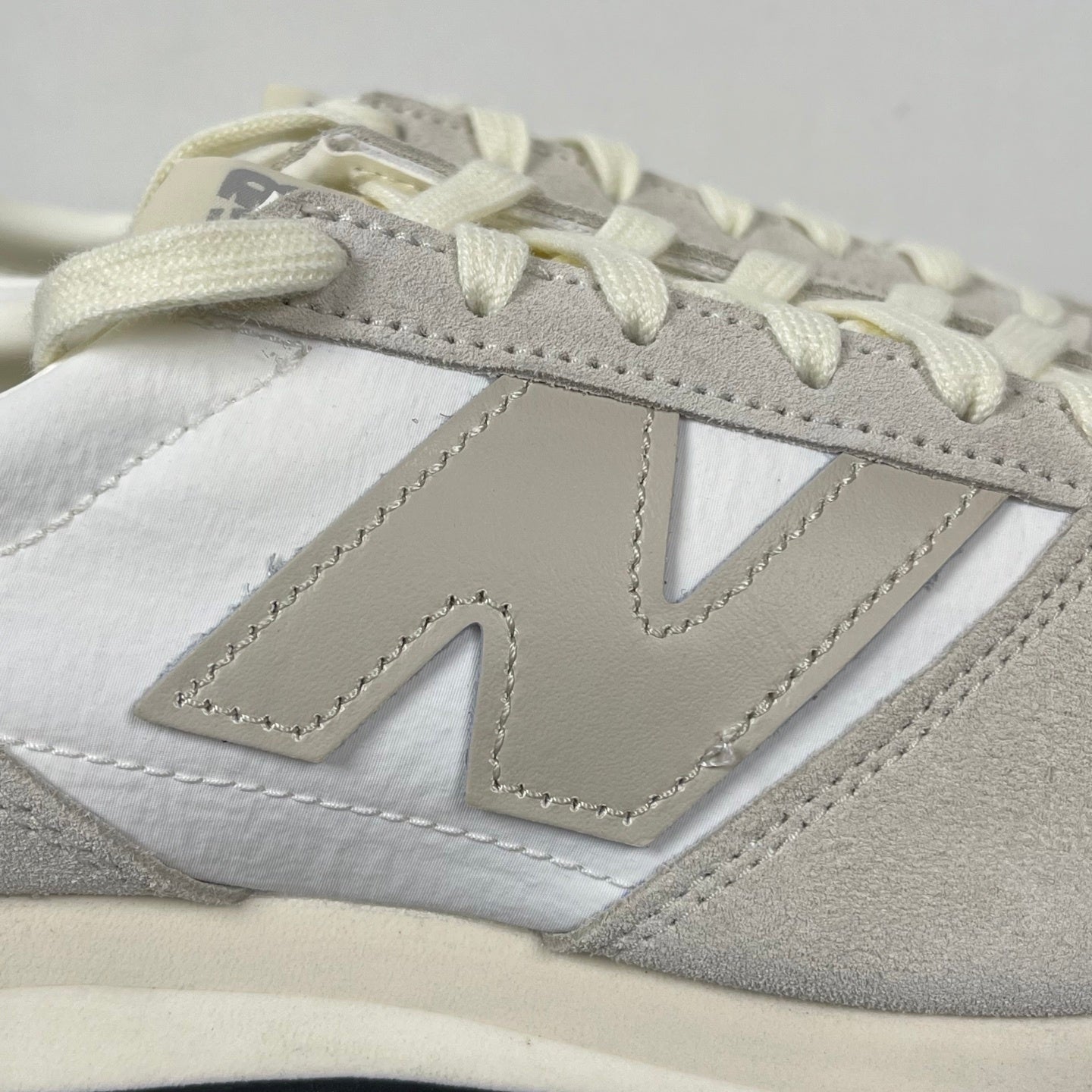 471 Creme e Branco