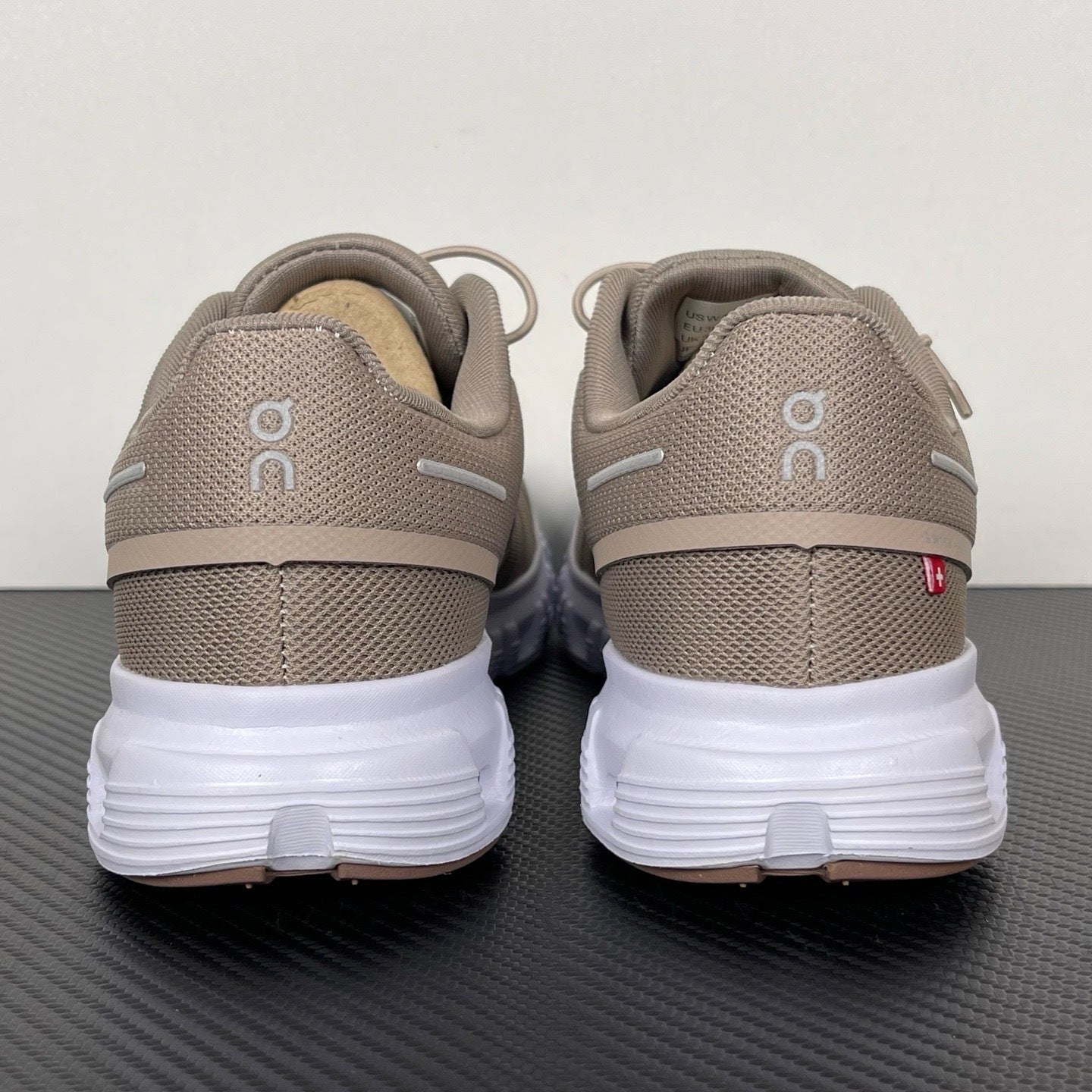 On Cloud 6 Light Brown