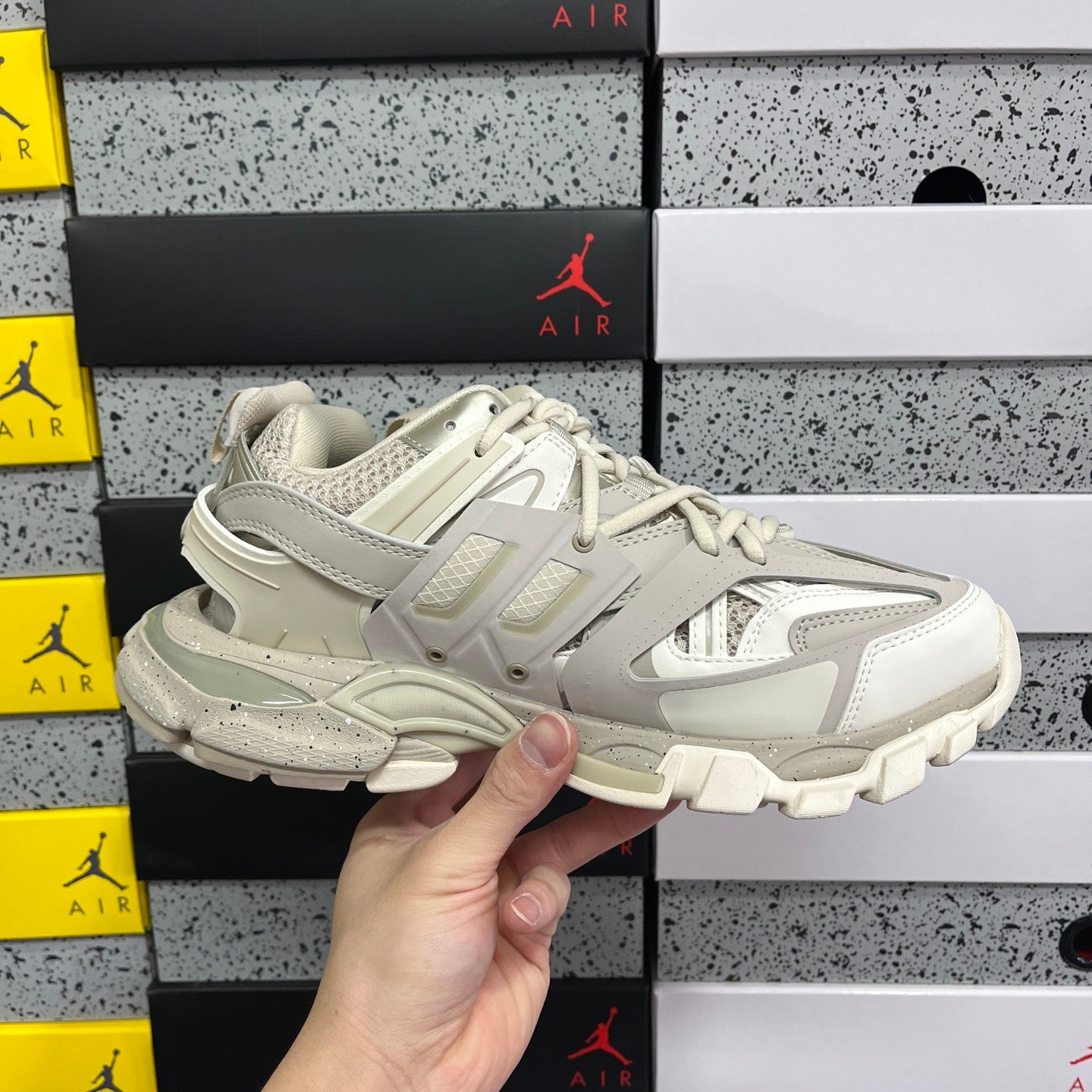 BLG Track Beige Speckled