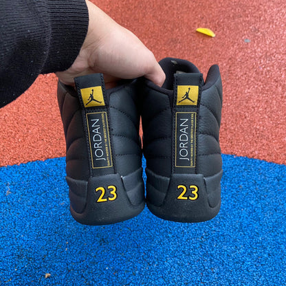 12 Black Taxi