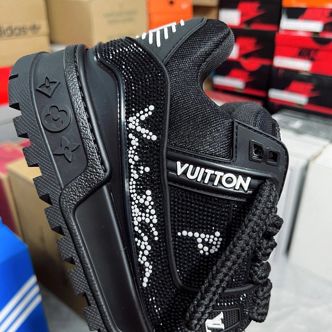 Trainer Black Cravejado