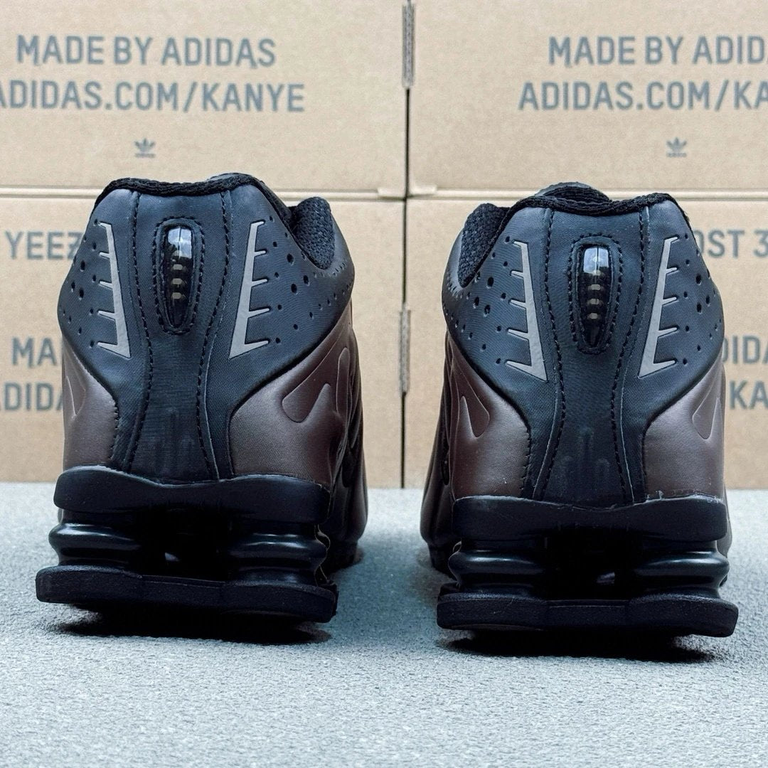 Shox R4 Martine Rose