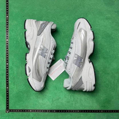 1000 White