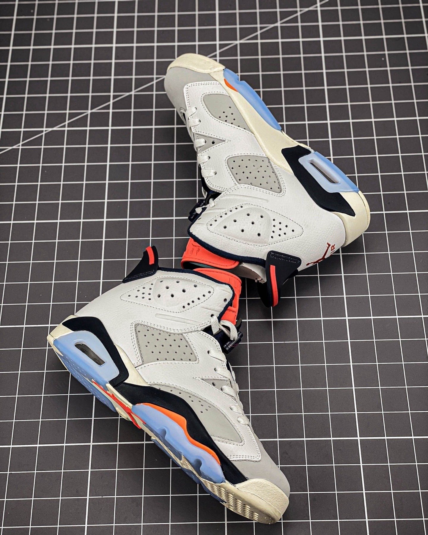 AJ6