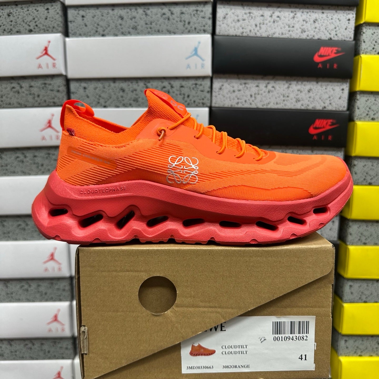 Cloudtilt Loewe Orange