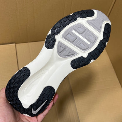 Vomero 18 White/Black