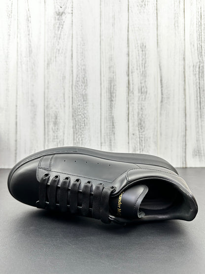 Alexander McQueen All Black