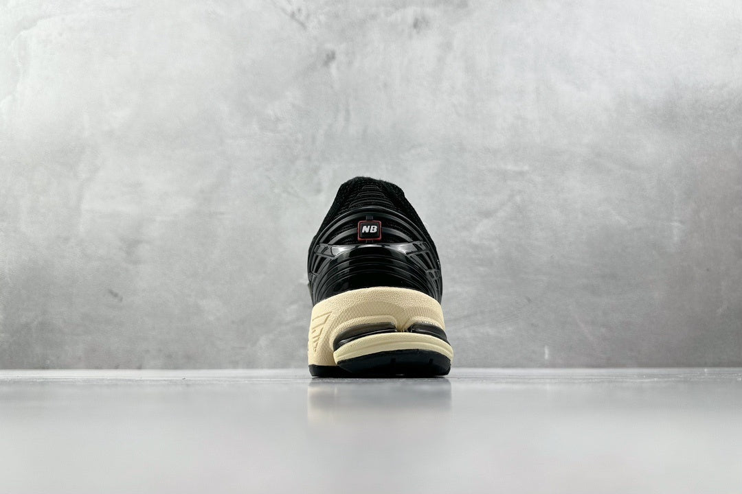 1906 Black Cream