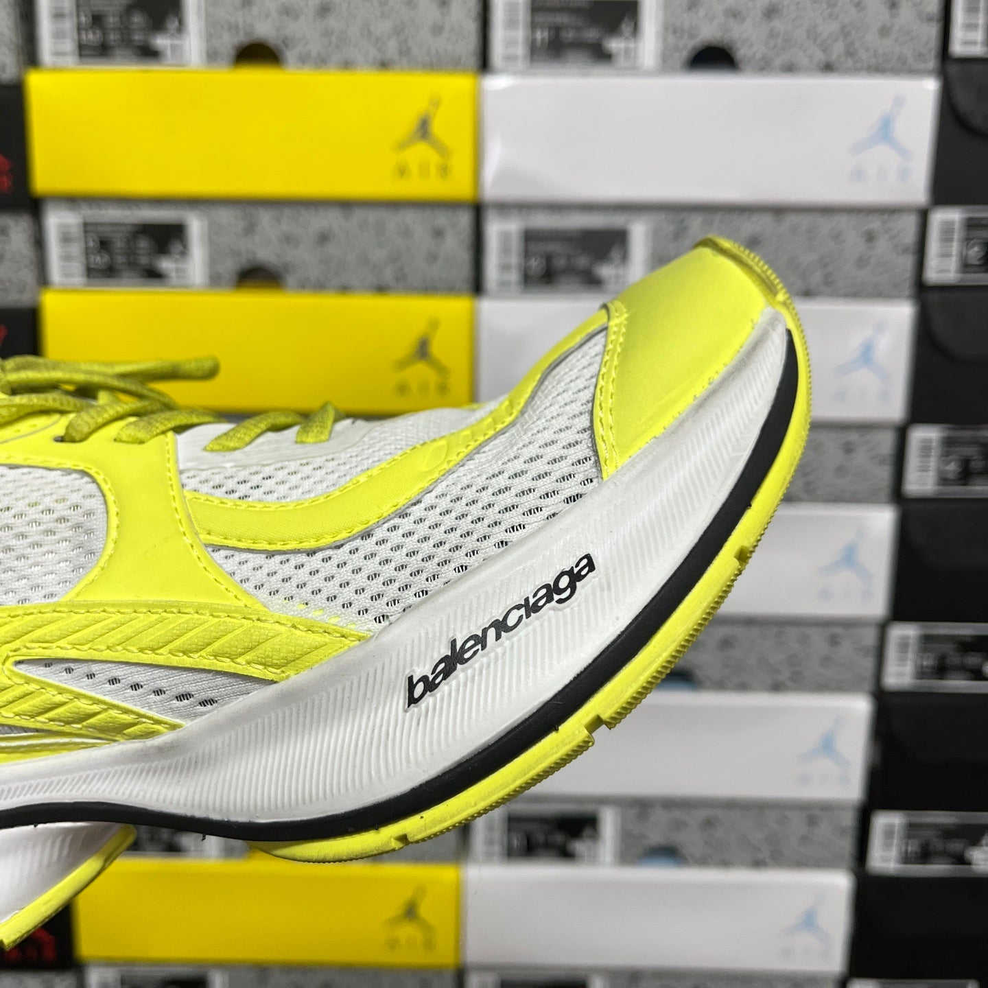 BLG Circuit Yellow White