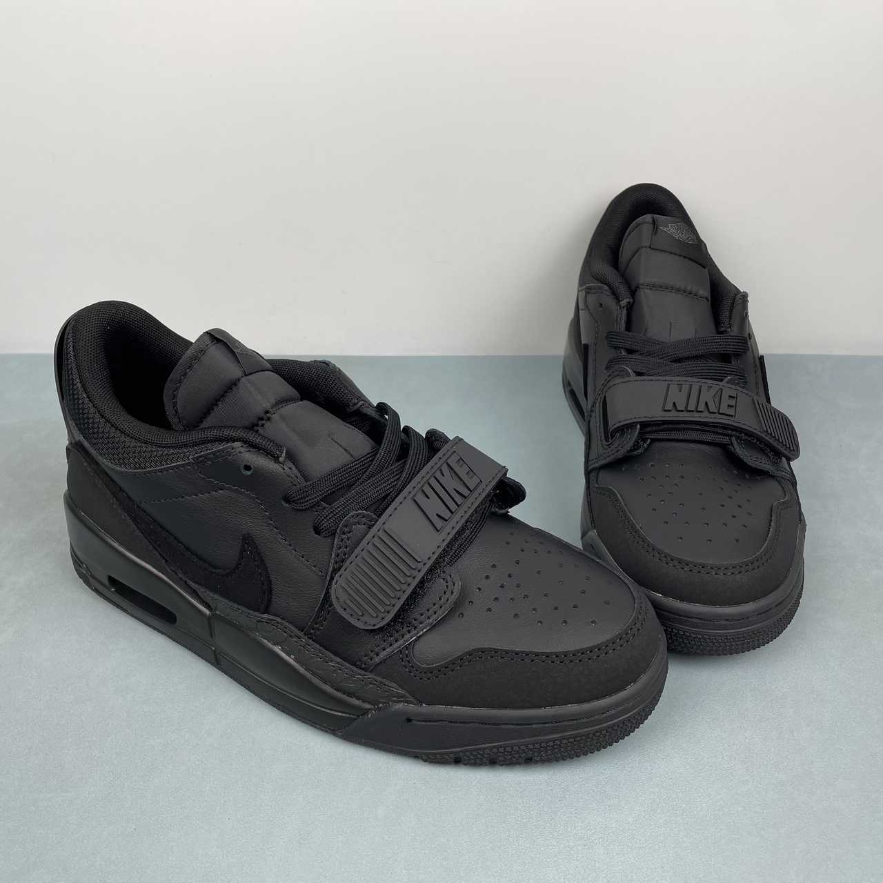 Legacy 312 Low Pure Black