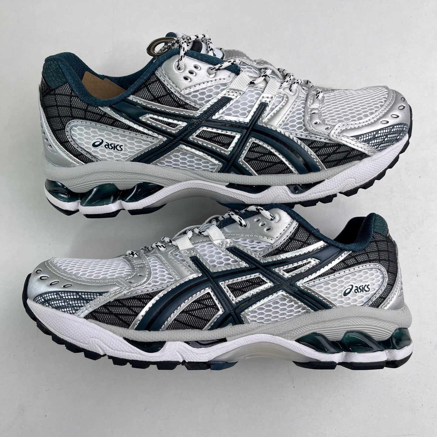 GEL-NIMBUS 10.1 Dark Green/White/Black
