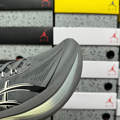 GEL-NIMBUS 28 Dark Grey