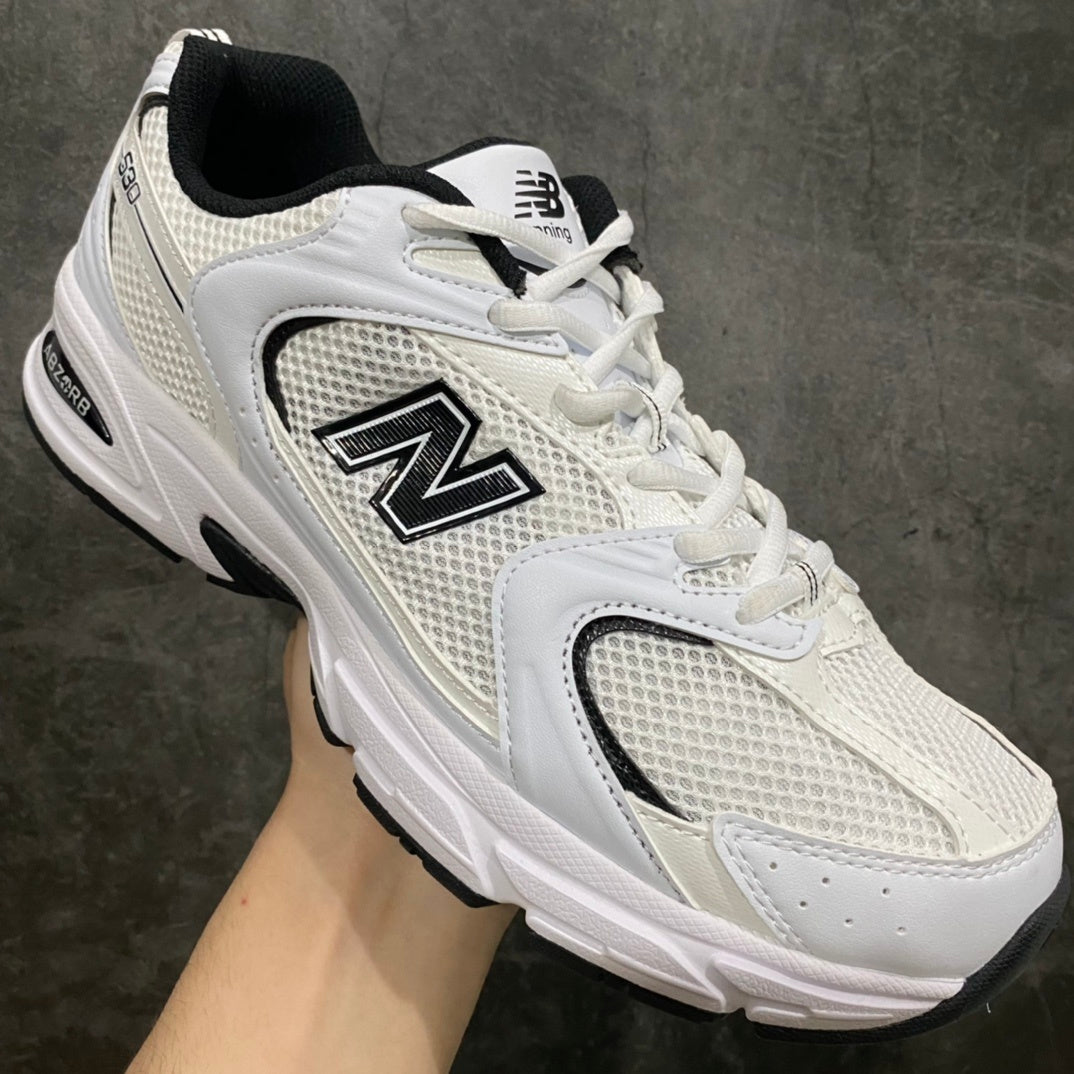530 White and Black