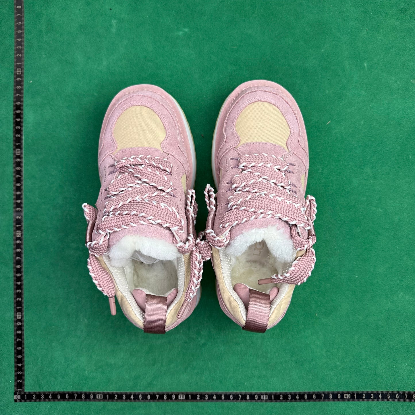 TT UGG Astromel