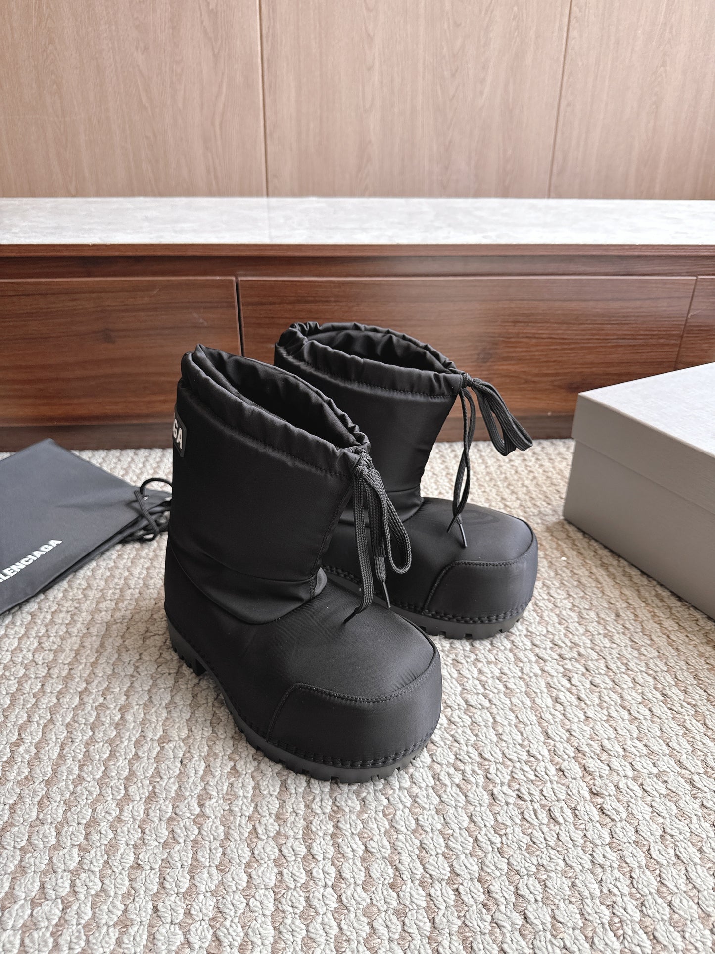 BLG Alaska Suede Boots Nylon Black