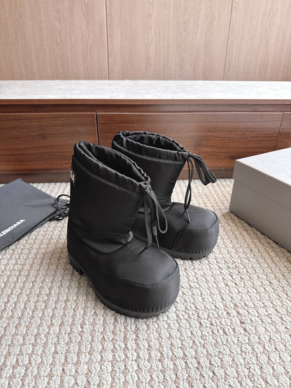 BLG Alaska Suede Boots Nylon Black
