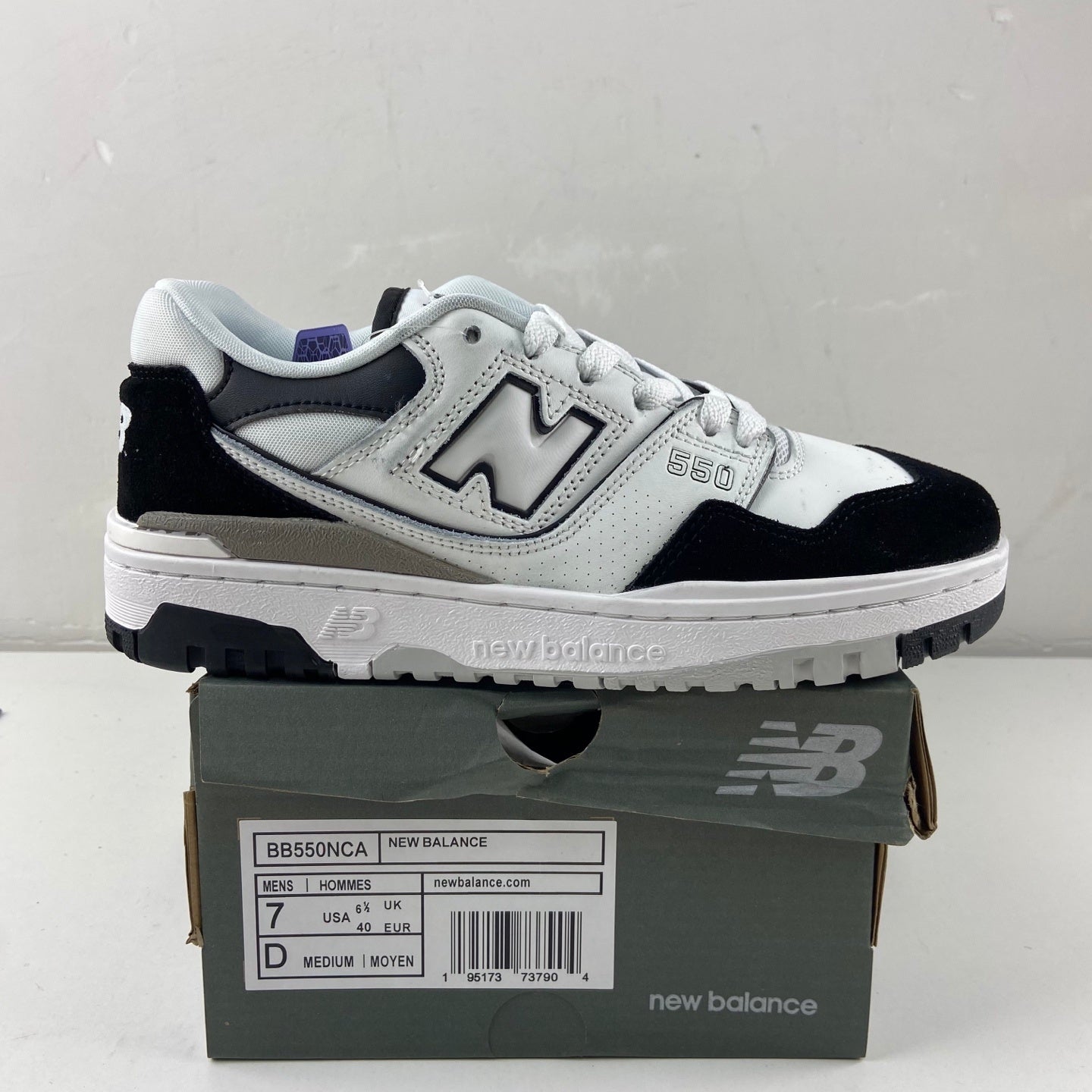 550 White and Black